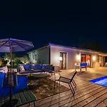 Contemporaine Avec Piscine *