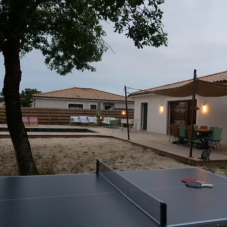 Contemporaine Avec Piscine *