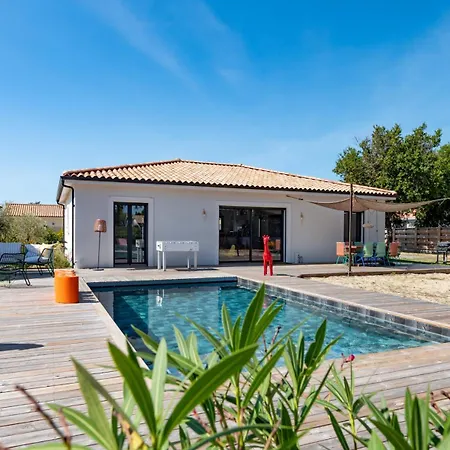 Villa Contemporaine Avec Piscine