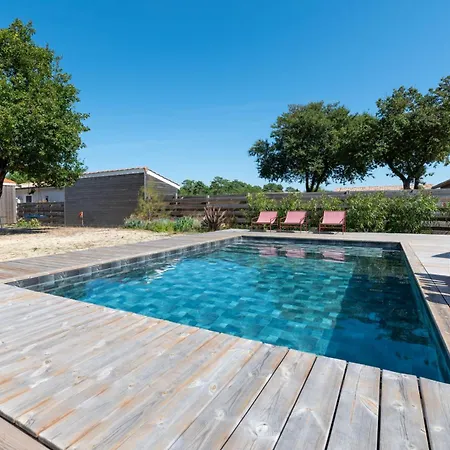 Contemporaine Avec Piscine *