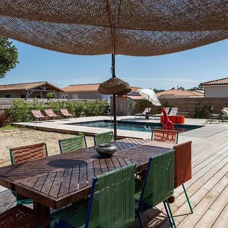 Contemporaine Avec Piscine Villa