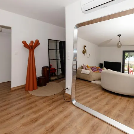 Villa Contemporaine Avec Piscine