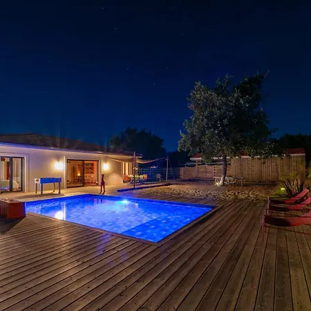 Contemporaine Avec Piscine Vensac