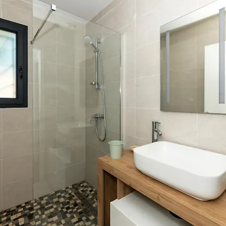 Villa Contemporaine Avec Piscine *
