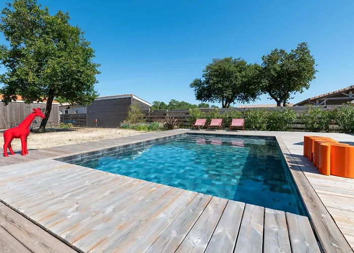 Contemporaine Avec Piscine *